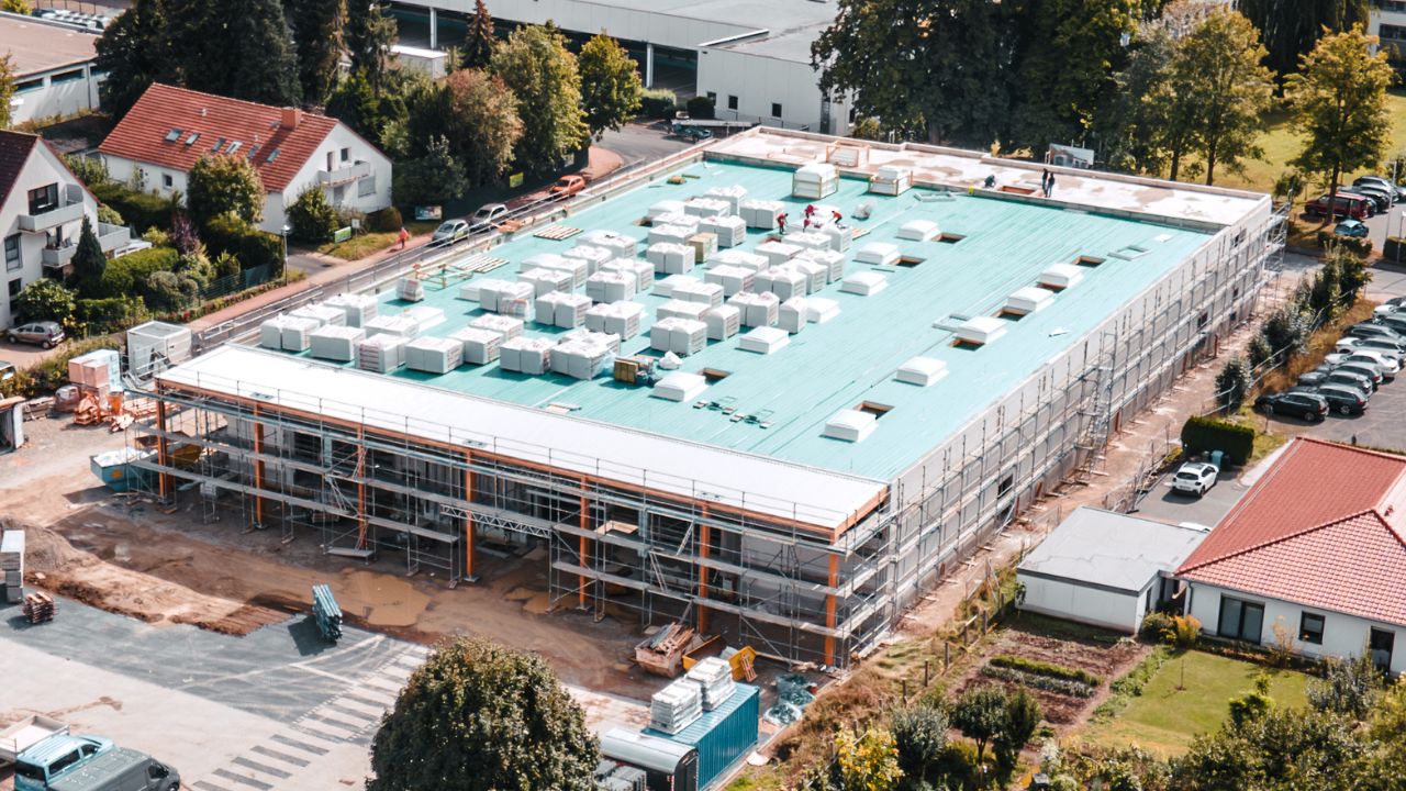 Flachdachabdichtung für Industrie und Gewerbe - Deutschlandweit durch BOCK Industriebedachungen